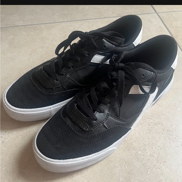 Men’s Airwalk Grip Sneakers- Size 10.5 - Picture 3 of 5